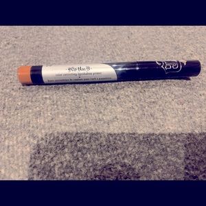 Kat Von D color correcting eyeshadow primer